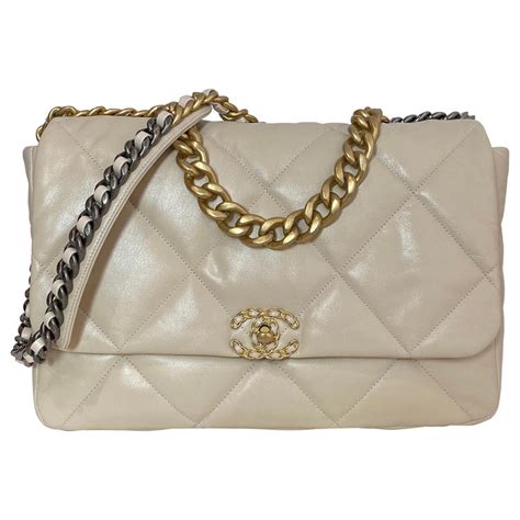 sac chanel 19 beige|chanel 19 maxi bag.